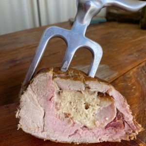 Pernil Duroc Recheado com Prosciutto e Queijo